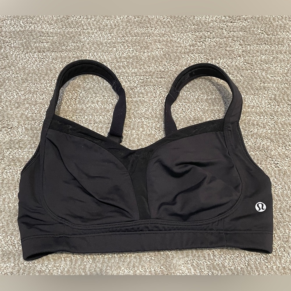 Lululemon black ta ta tamer sports bra in 32DD